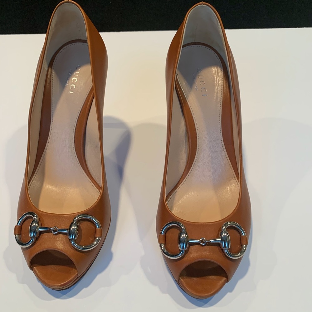 Gucci Peep Toe Pump